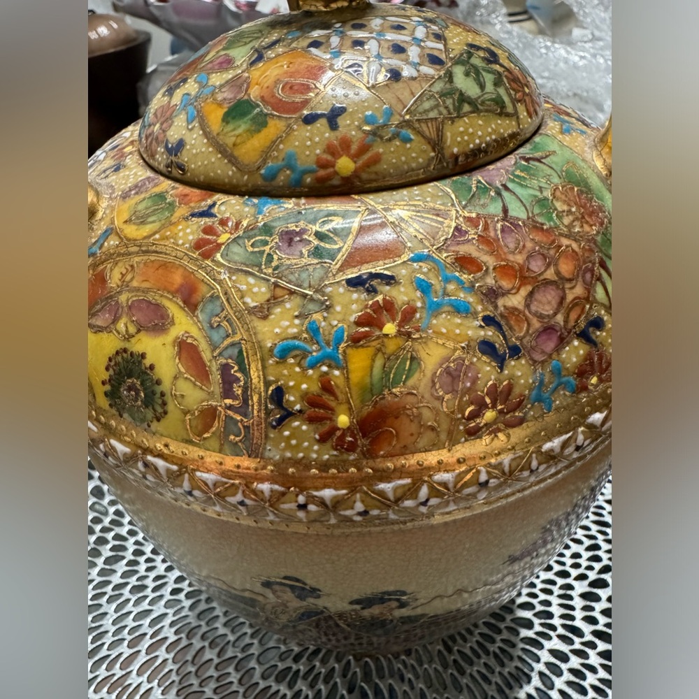 Rare Oriental Vintage Hand Painted Porcelain Pot W/ Lid. Raised Art Gold Gilded - Picture 6 of 14
